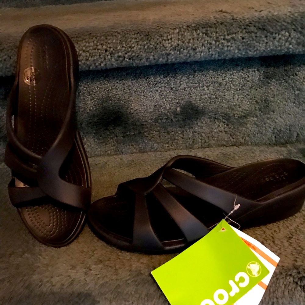 Crocs sanrah strappy wedge